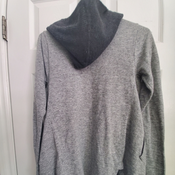 CAPOSHIE cardigan - Picture 2 of 4